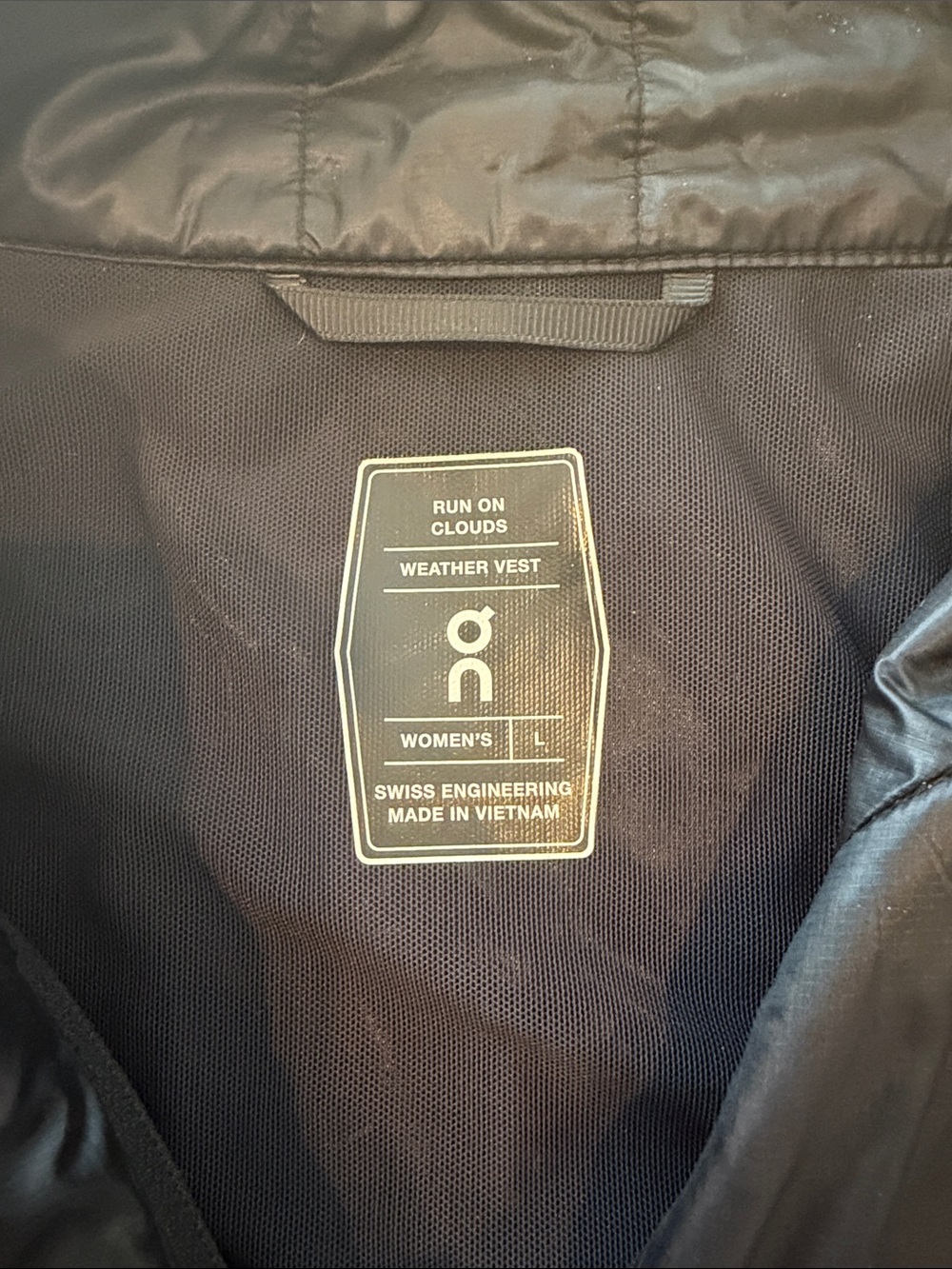 On Cloud Weather Vest View 5
